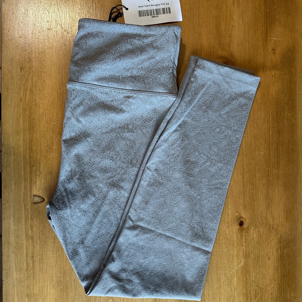 ZYIA Cement Croise Patterned Leggings NWT